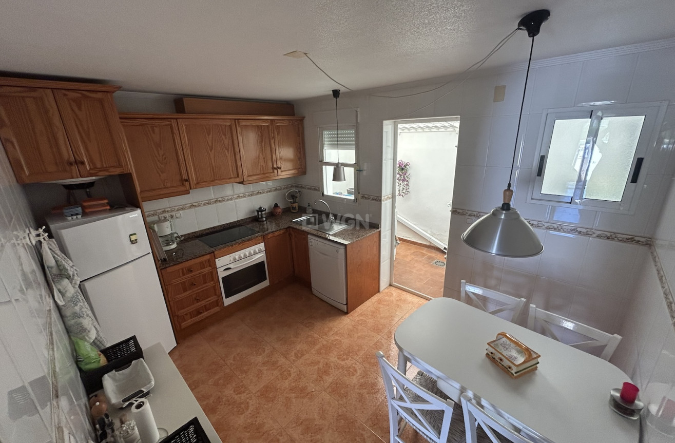 Odsprzedaż - Kamienica - Torrevieja - Costa Blanca