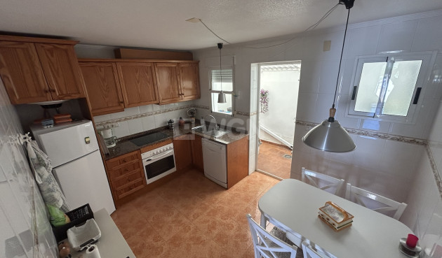 Odsprzedaż - Kamienica - Torrevieja - Costa Blanca