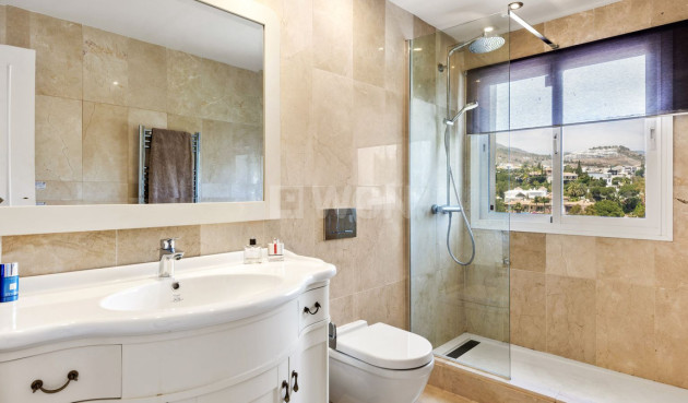 Odsprzedaż - Villa - Marbella - Costa del Sol