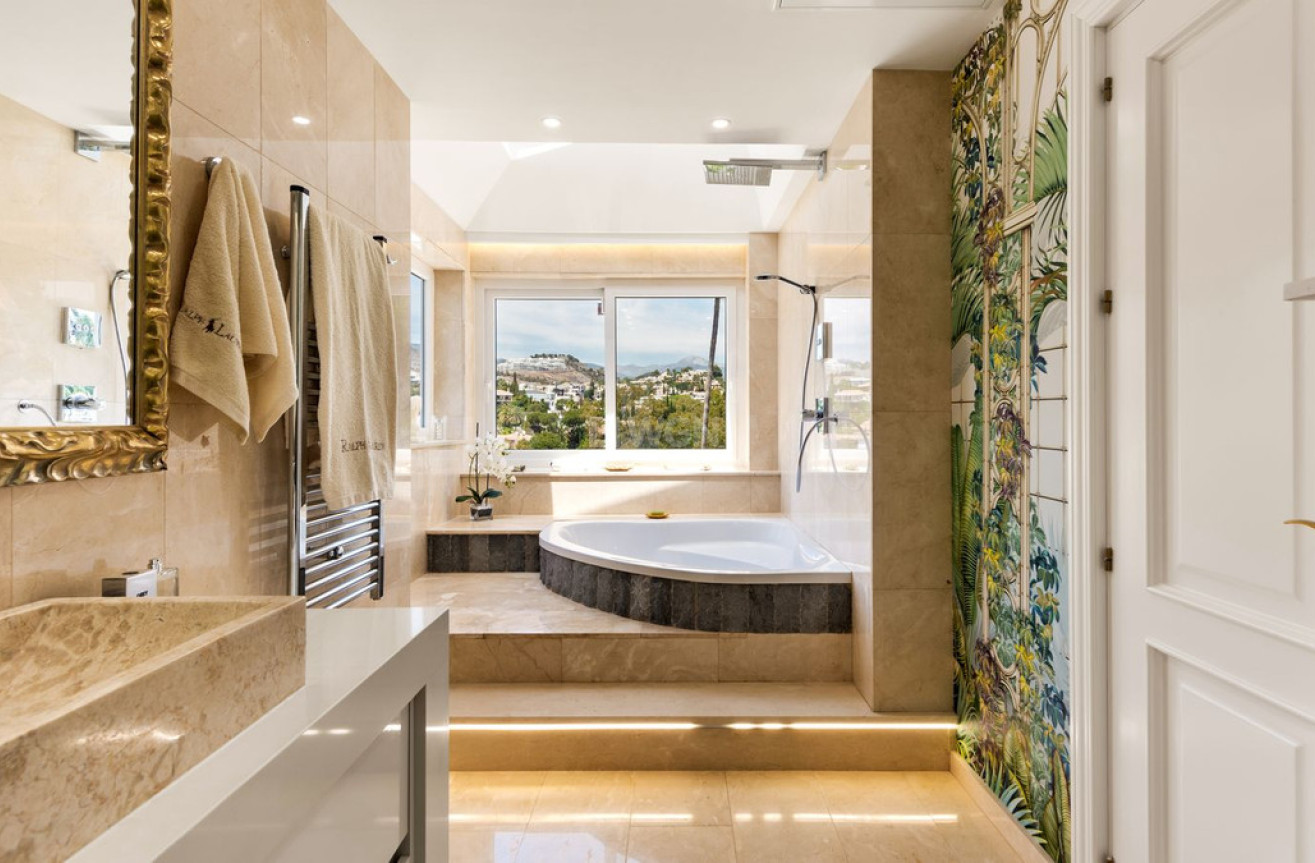 Odsprzedaż - Villa - Marbella - Costa del Sol