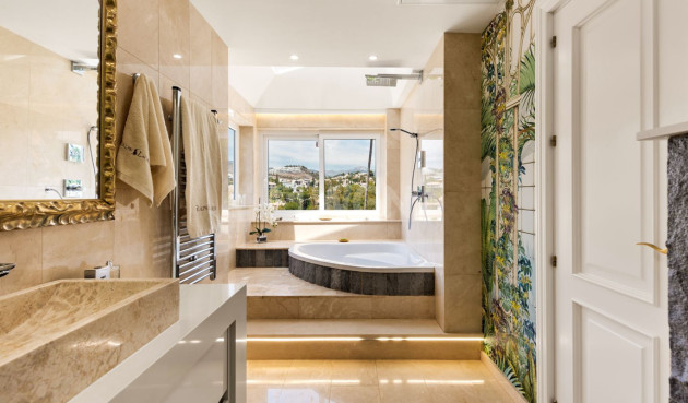 Odsprzedaż - Villa - Marbella - Costa del Sol