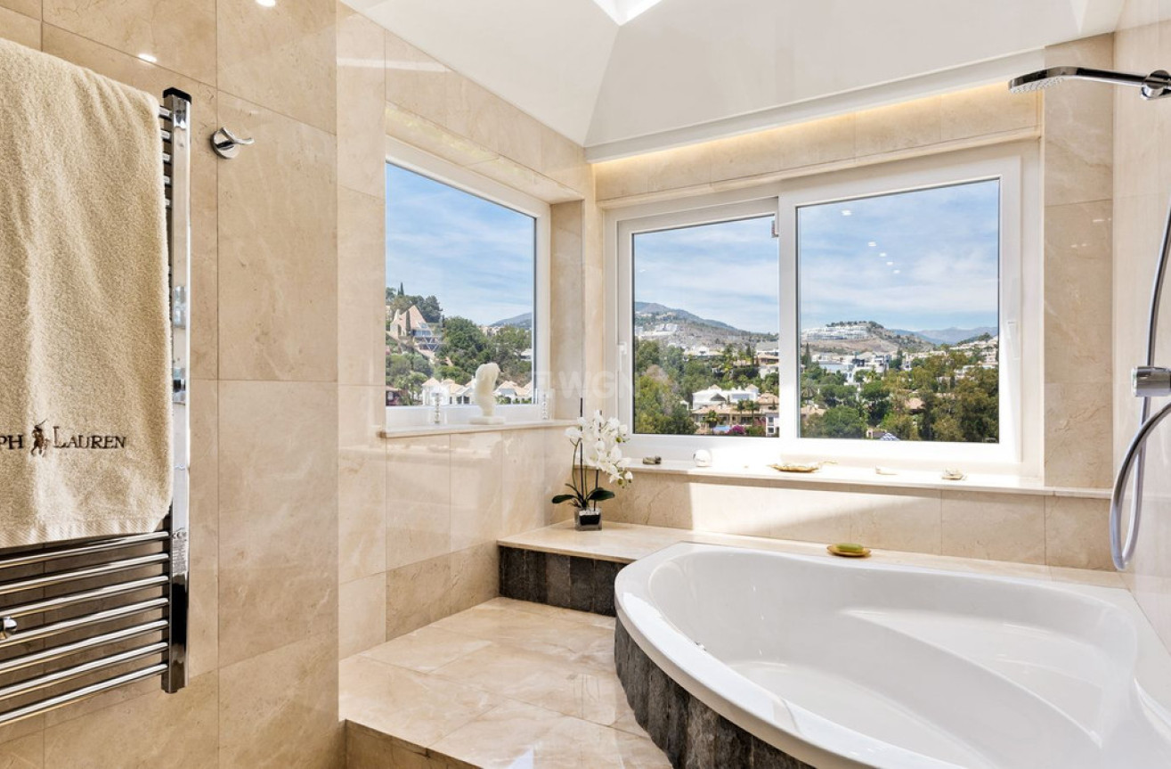 Odsprzedaż - Villa - Marbella - Costa del Sol