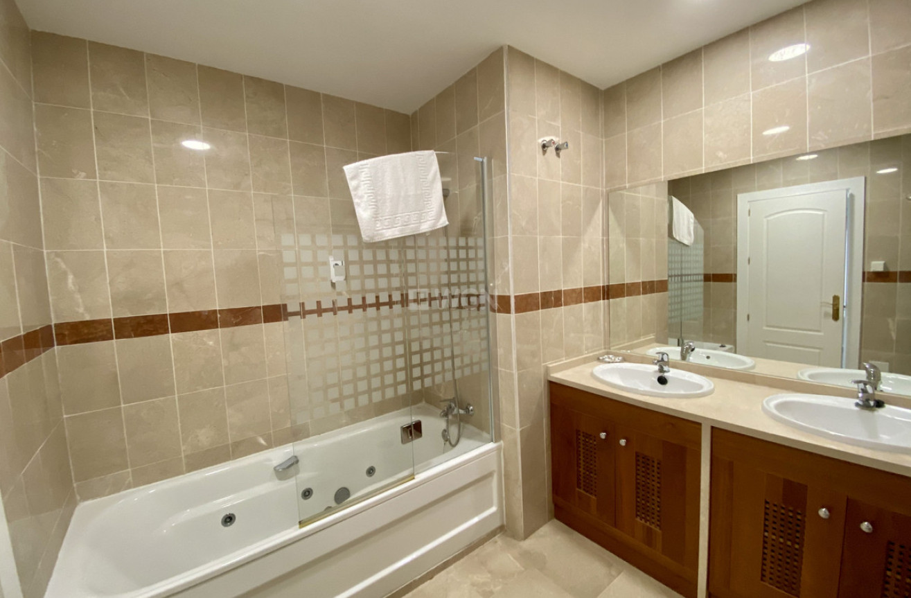 Odsprzedaż - Villa - Lauro Golf - Inland