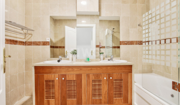 Odsprzedaż - Villa - Lauro Golf - Inland