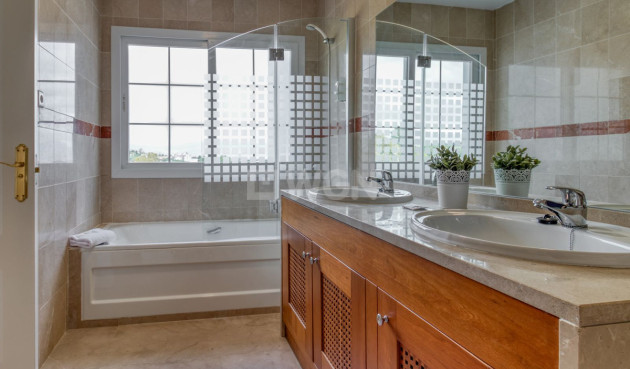 Odsprzedaż - Villa - Lauro Golf - Inland