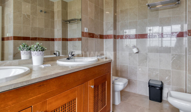 Odsprzedaż - Villa - Lauro Golf - Inland