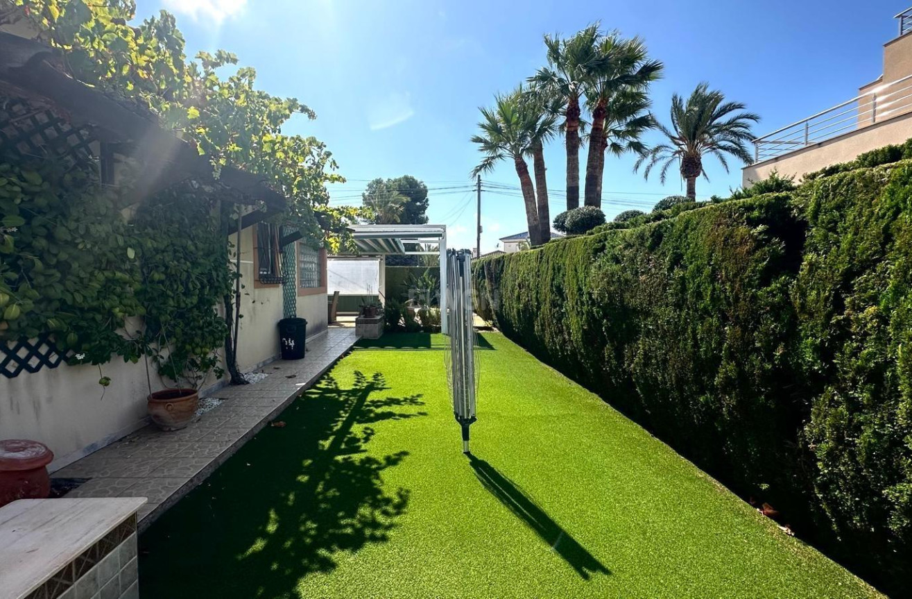 Resale - Villa - Cabo Roig - Costa Blanca