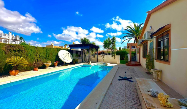 Resale - Villa - Cabo Roig - Costa Blanca