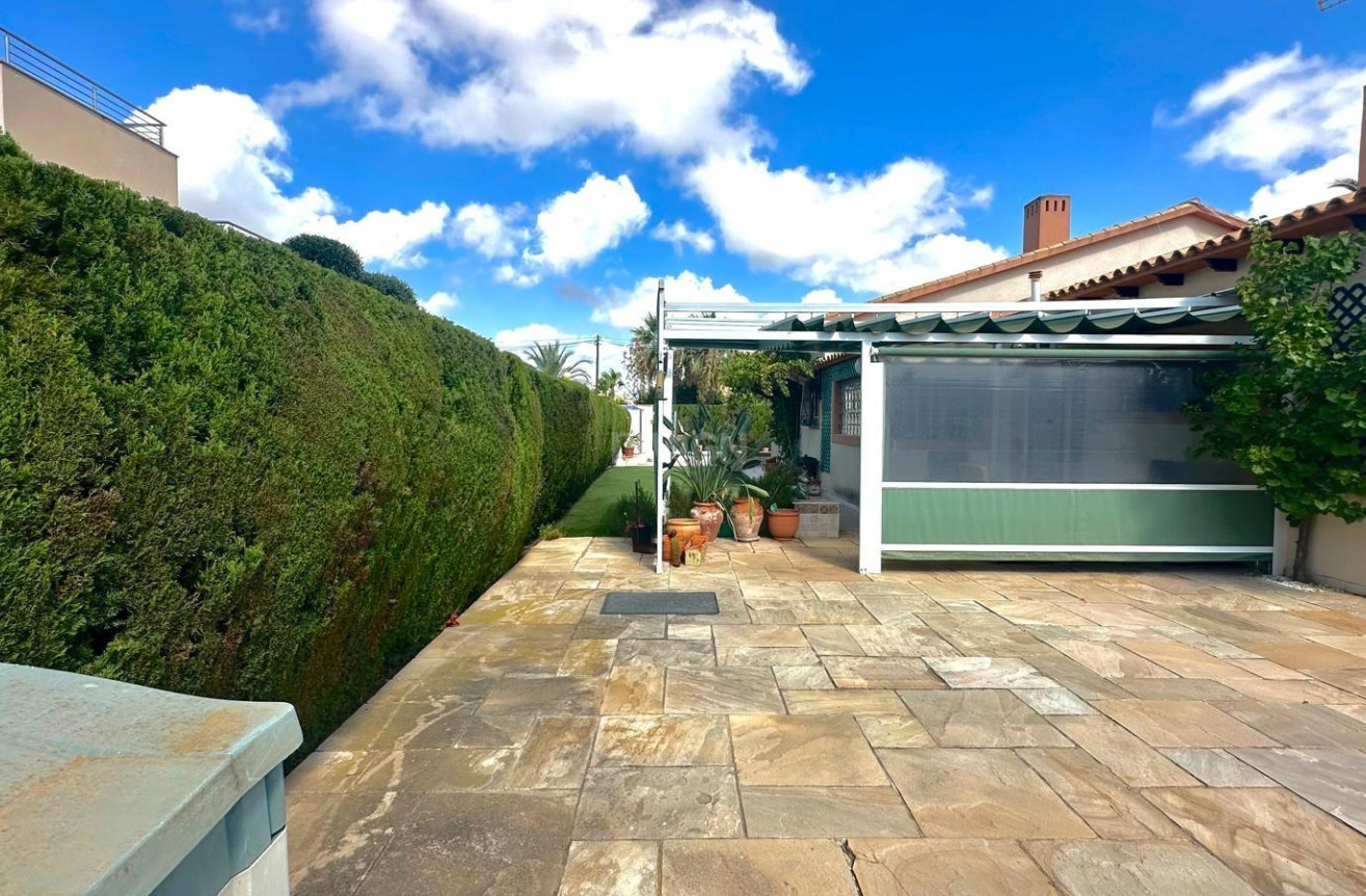 Resale - Villa - Cabo Roig - Costa Blanca