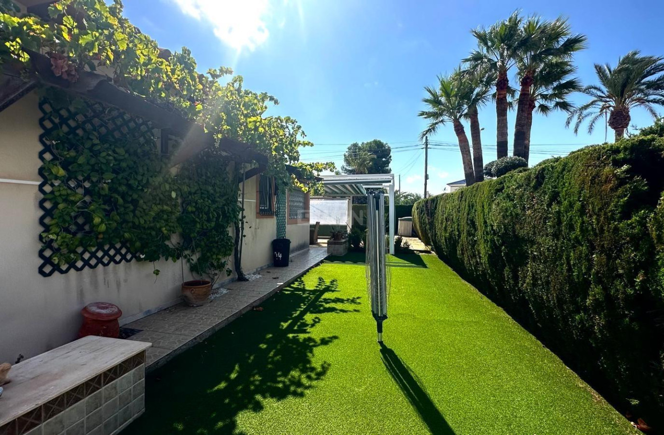 Resale - Villa - Cabo Roig - Costa Blanca