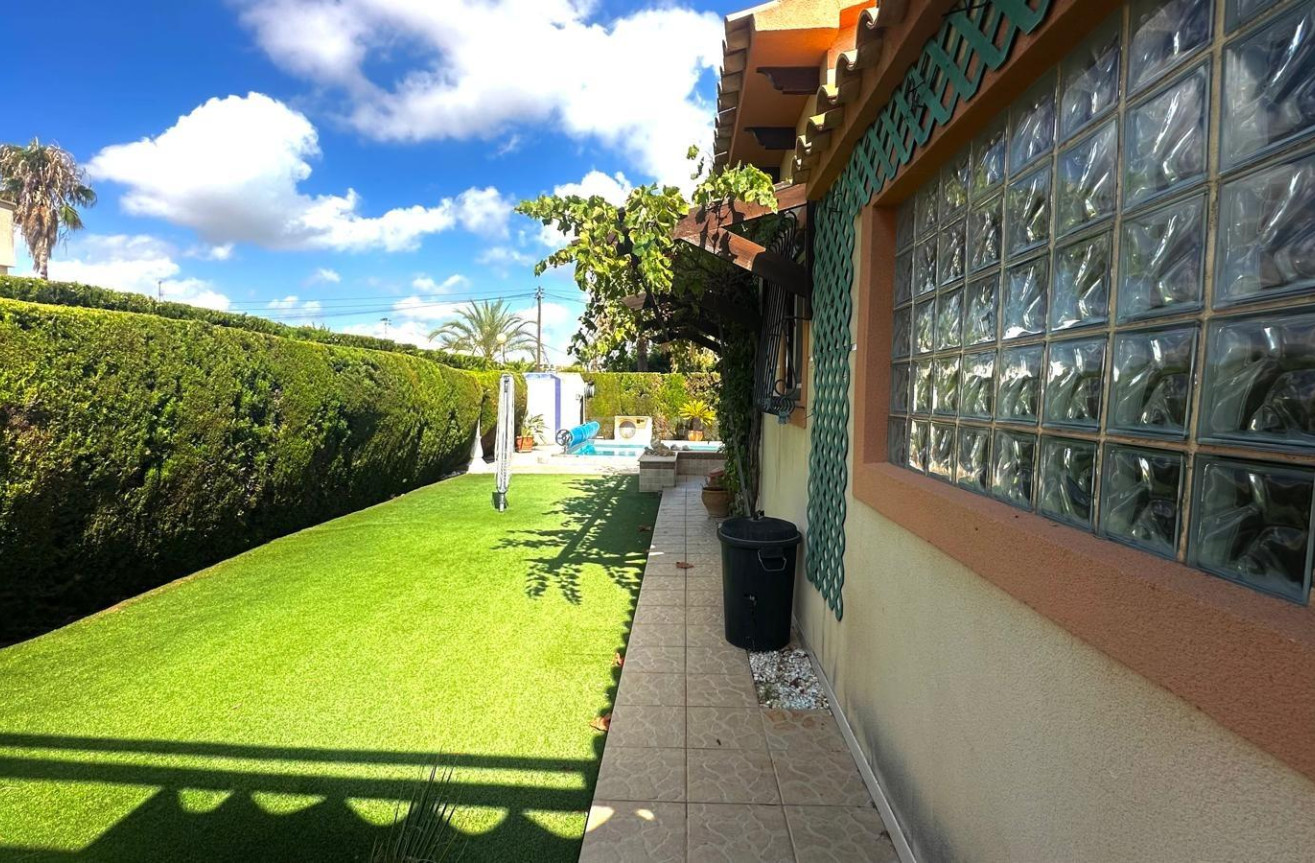 Resale - Villa - Cabo Roig - Costa Blanca