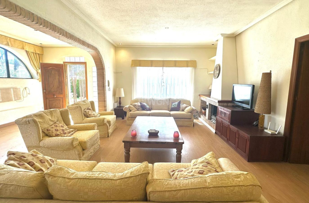 Resale - Villa - Cabo Roig - Costa Blanca