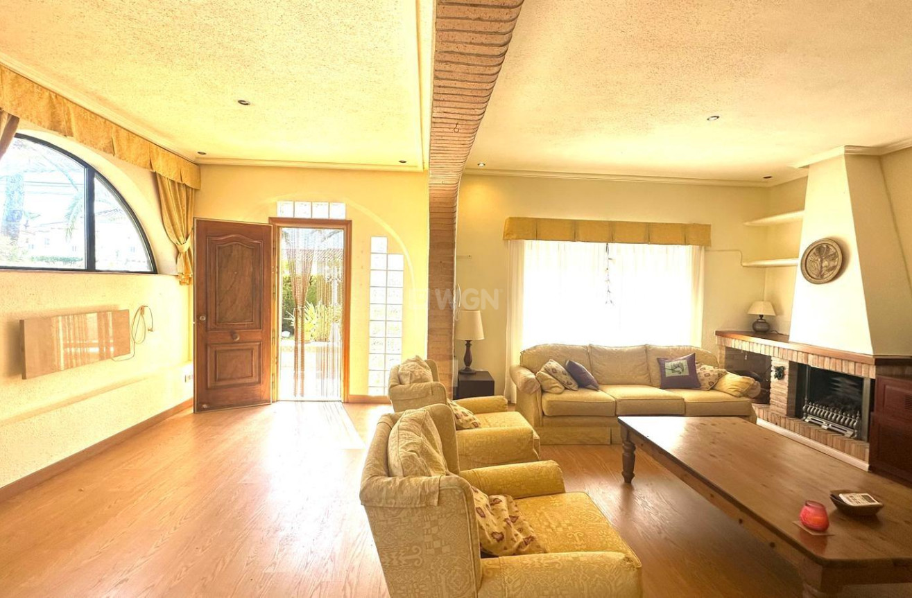 Resale - Villa - Cabo Roig - Costa Blanca