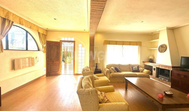 Resale - Villa - Cabo Roig - Costa Blanca