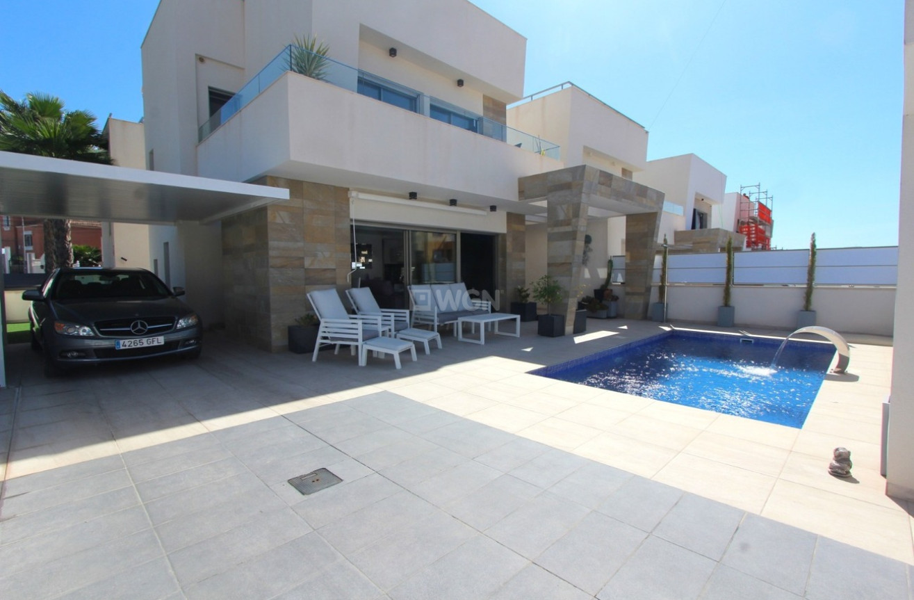 Resale - Villa - Villamartin - El Galan