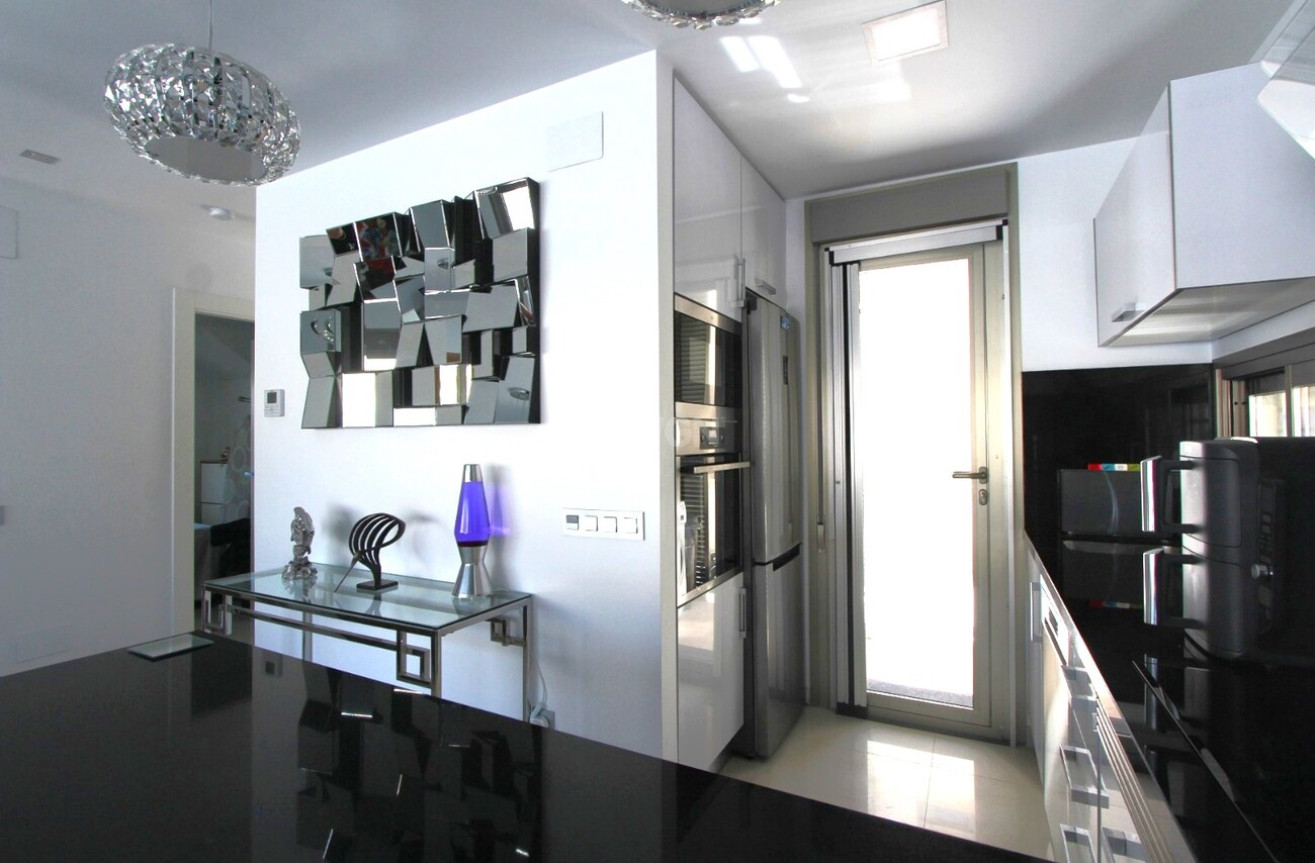 Resale - Villa - Villamartin - El Galan