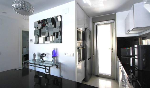 Resale - Villa - Villamartin - El Galan