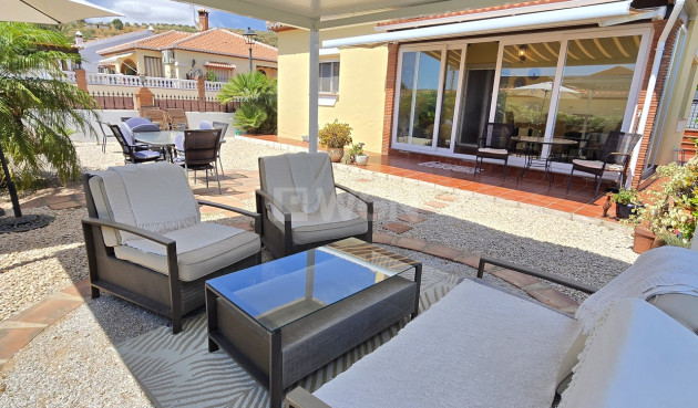 Odsprzedaż - Villa - Alcaucín - Inland