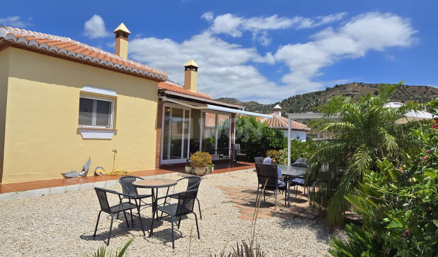 Odsprzedaż - Villa - Alcaucín - Inland