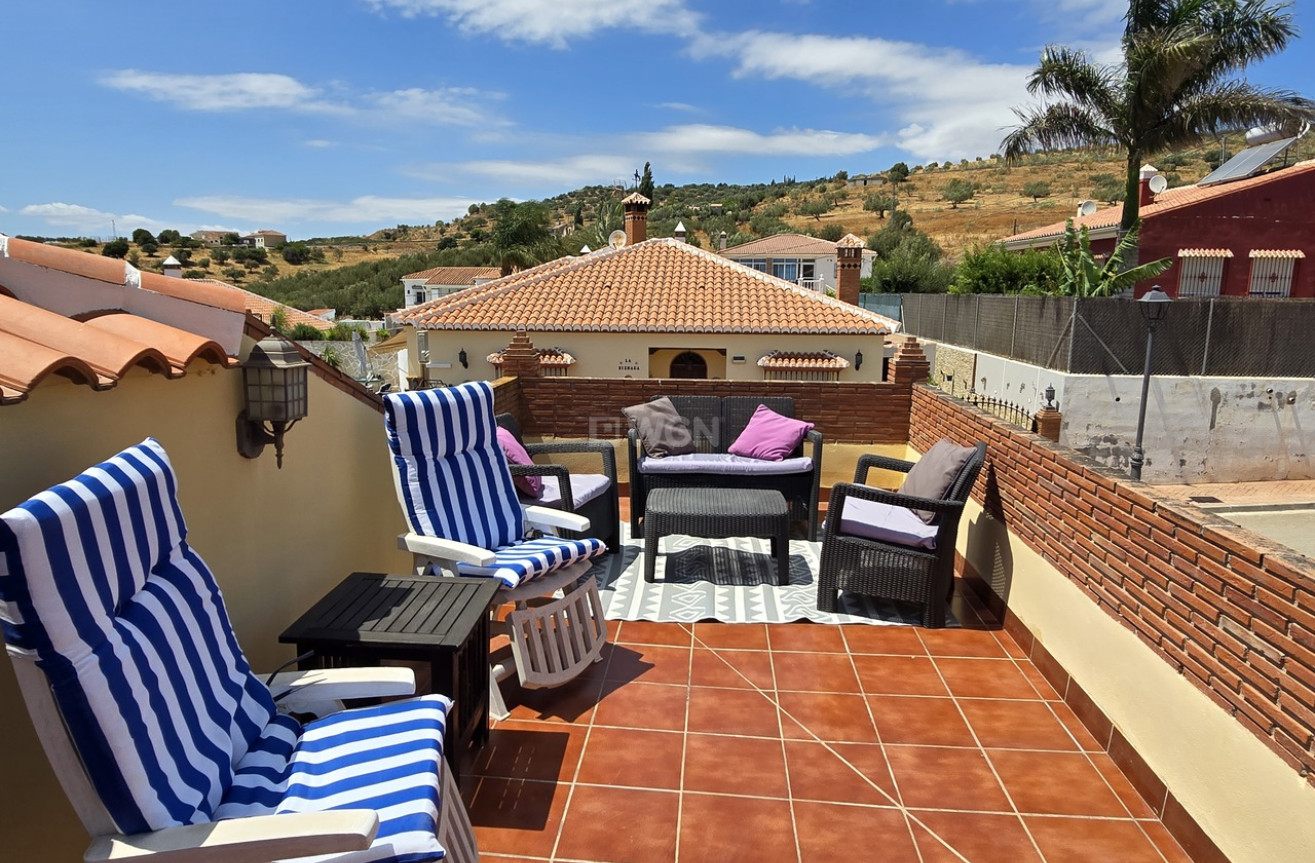 Odsprzedaż - Villa - Alcaucín - Inland