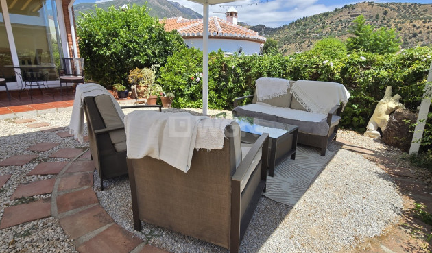 Odsprzedaż - Villa - Alcaucín - Inland