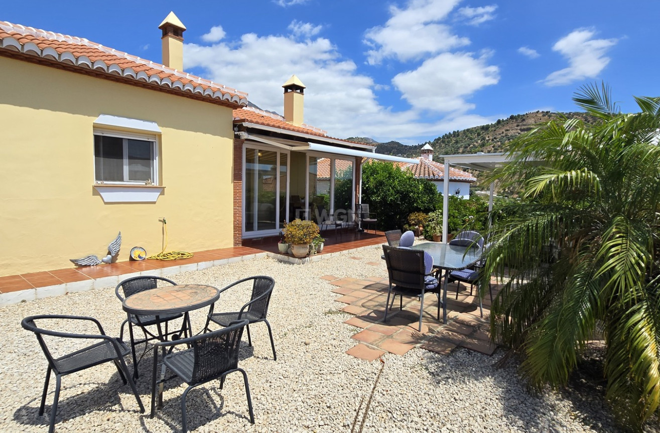 Odsprzedaż - Villa - Alcaucín - Inland