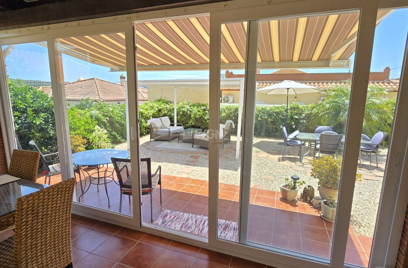 Odsprzedaż - Villa - Alcaucín - Inland