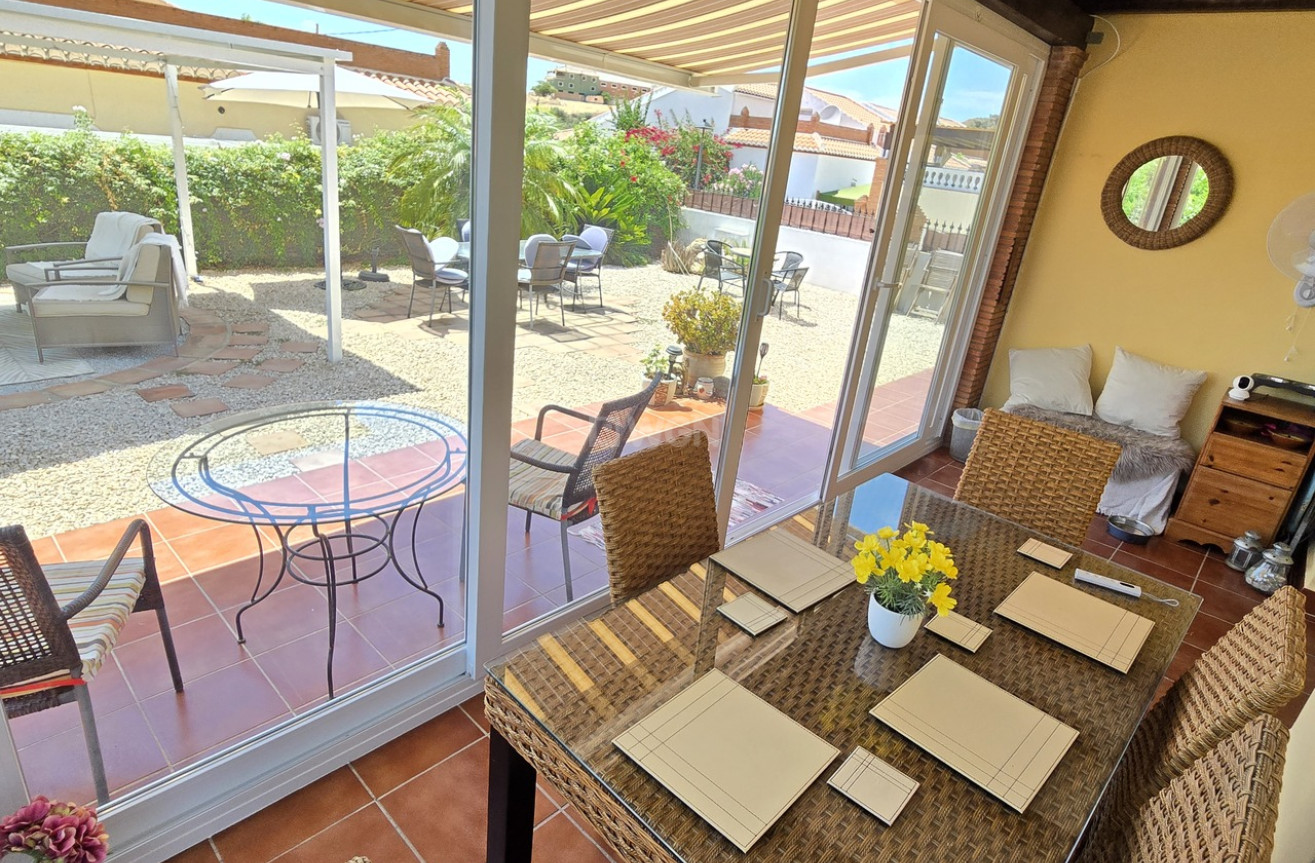 Odsprzedaż - Villa - Alcaucín - Inland