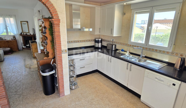 Odsprzedaż - Villa - Alcaucín - Inland