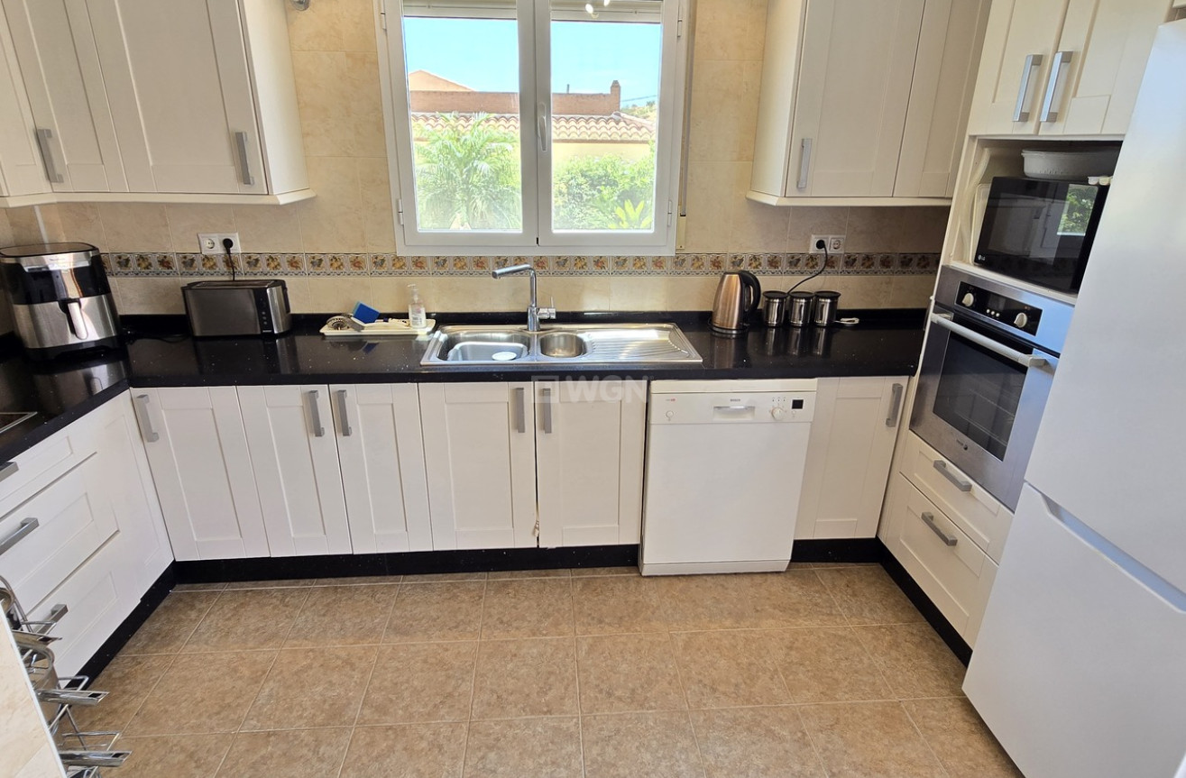 Odsprzedaż - Villa - Alcaucín - Inland