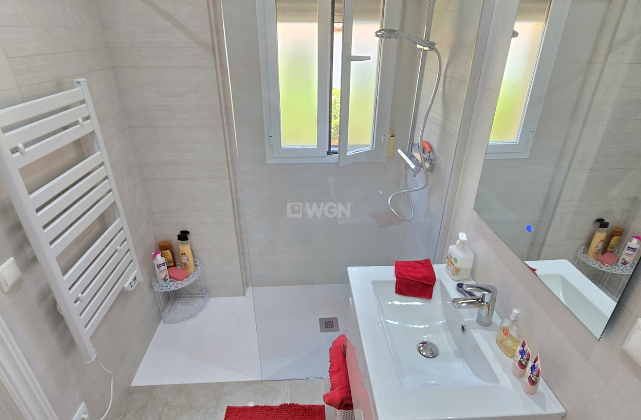 Odsprzedaż - Villa - Alcaucín - Inland