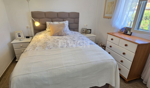 Odsprzedaż - Villa - Alcaucín - Inland