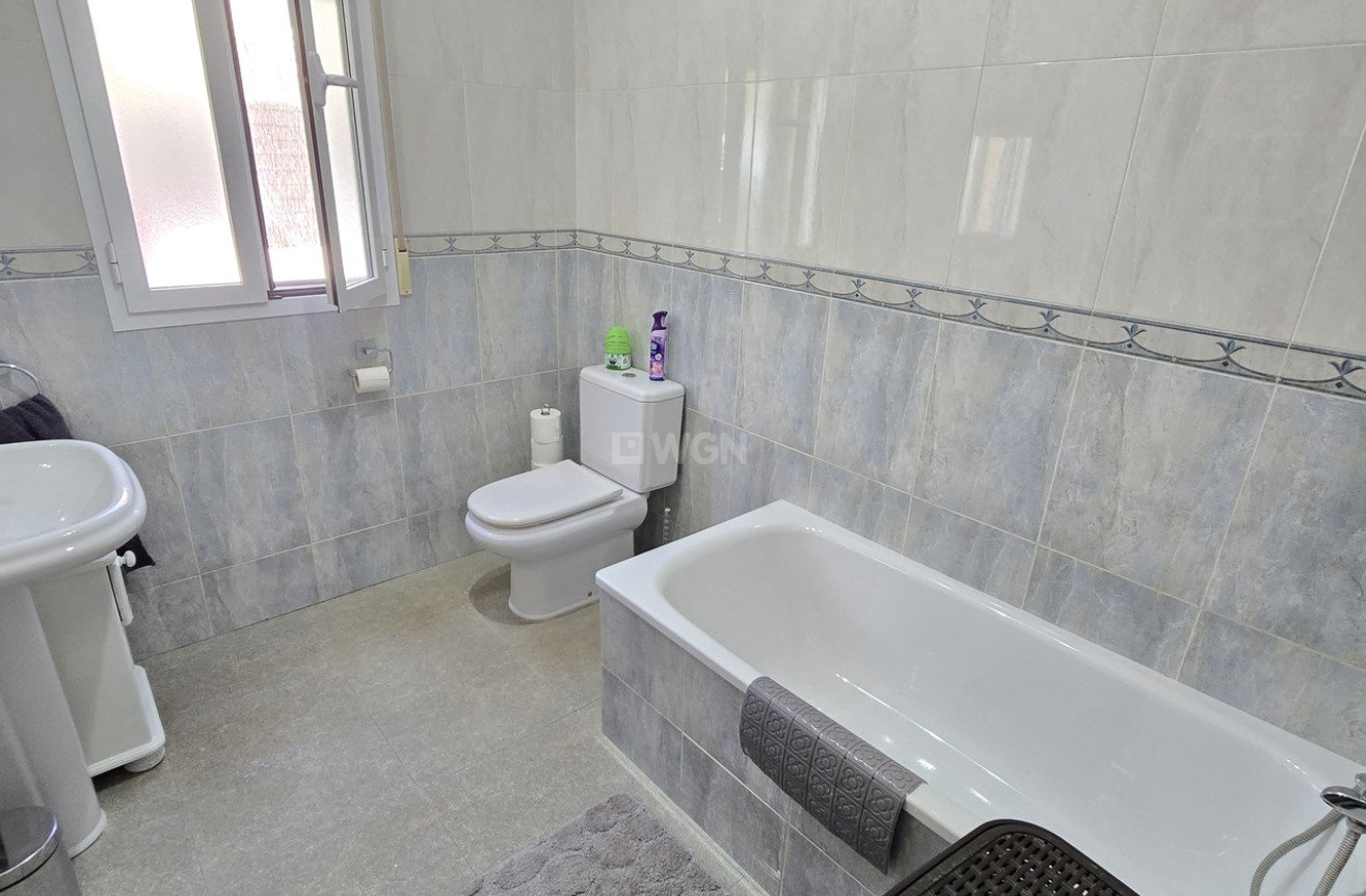 Odsprzedaż - Villa - Alcaucín - Inland