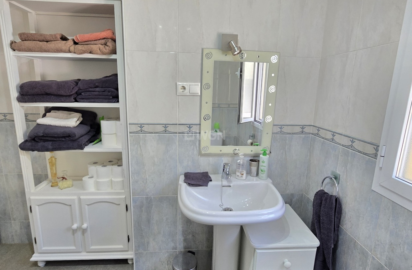 Odsprzedaż - Villa - Alcaucín - Inland