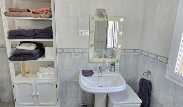 Odsprzedaż - Villa - Alcaucín - Inland