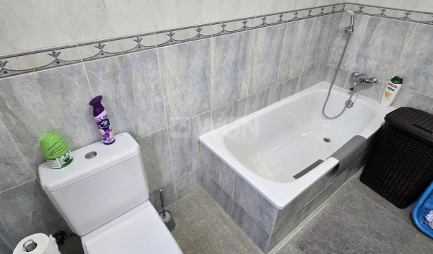 Odsprzedaż - Villa - Alcaucín - Inland