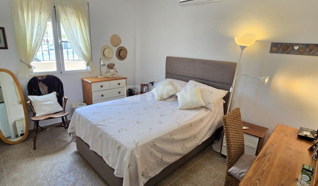 Odsprzedaż - Villa - Alcaucín - Inland