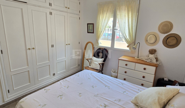 Odsprzedaż - Villa - Alcaucín - Inland