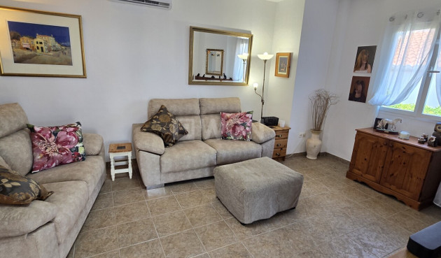 Odsprzedaż - Villa - Alcaucín - Inland