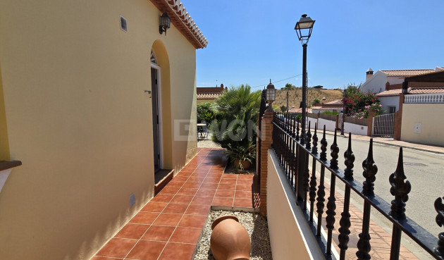 Odsprzedaż - Villa - Alcaucín - Inland