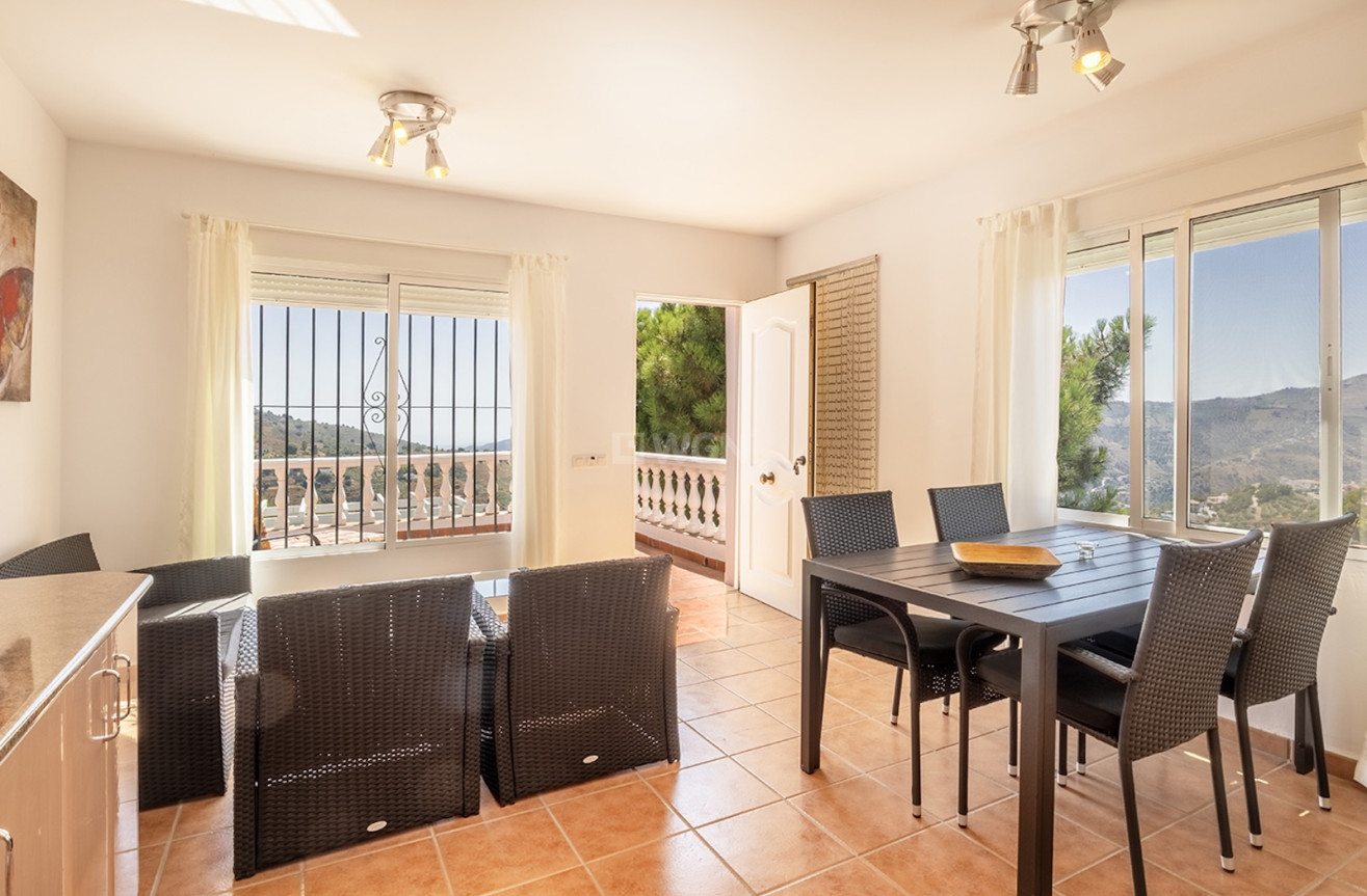 Odsprzedaż - Villa - Competa - Inland