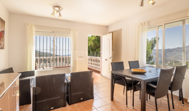 Odsprzedaż - Villa - Competa - Inland