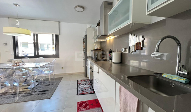 Resale - Bungalow - Pilar de la Horadada - Torre De La Horadada