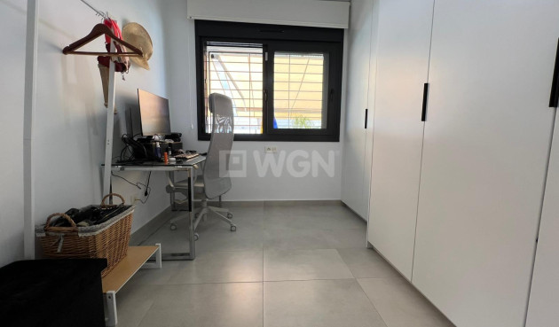 Resale - Bungalow - Pilar de la Horadada - Torre De La Horadada