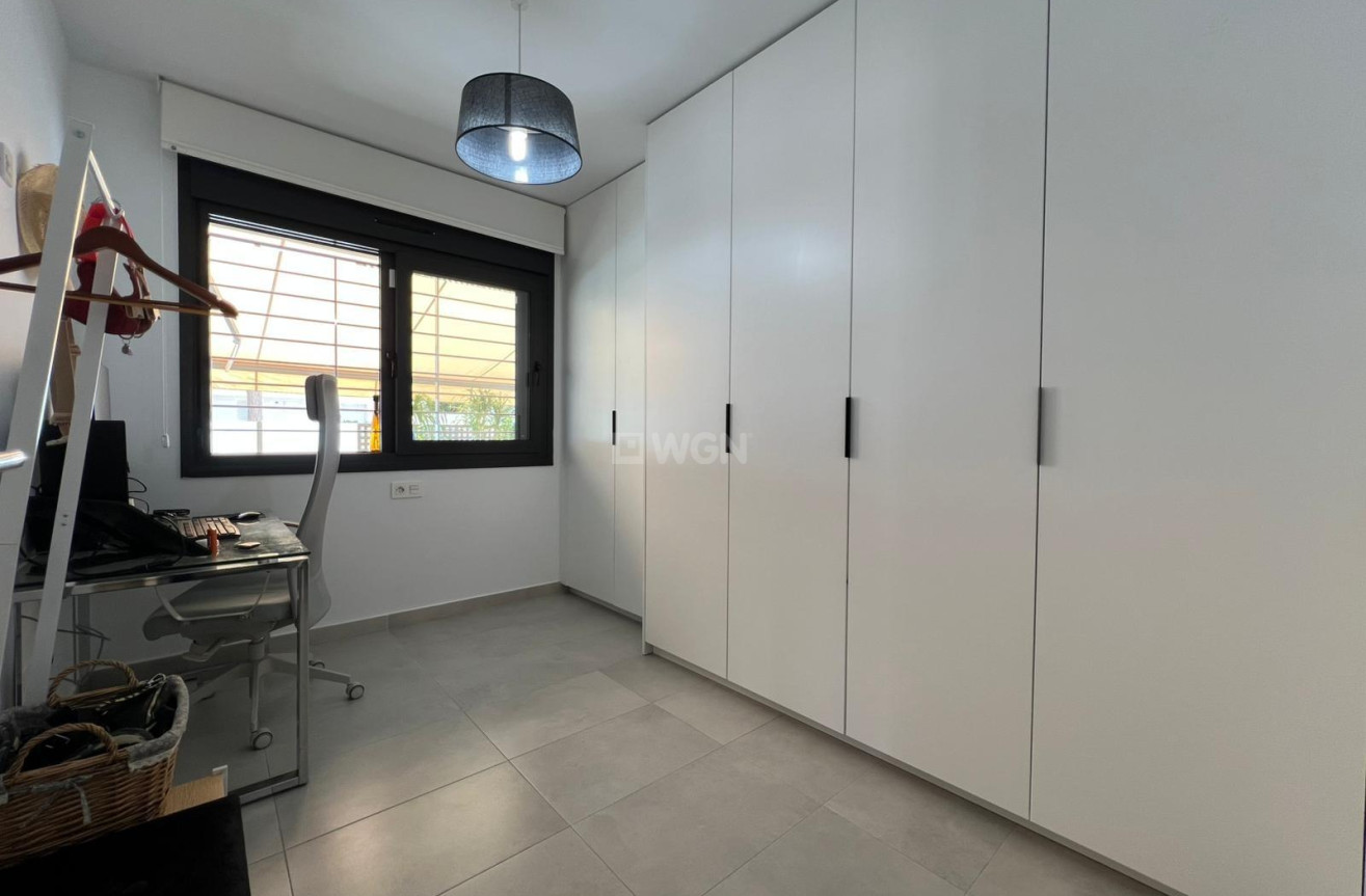 Resale - Bungalow - Pilar de la Horadada - Torre De La Horadada