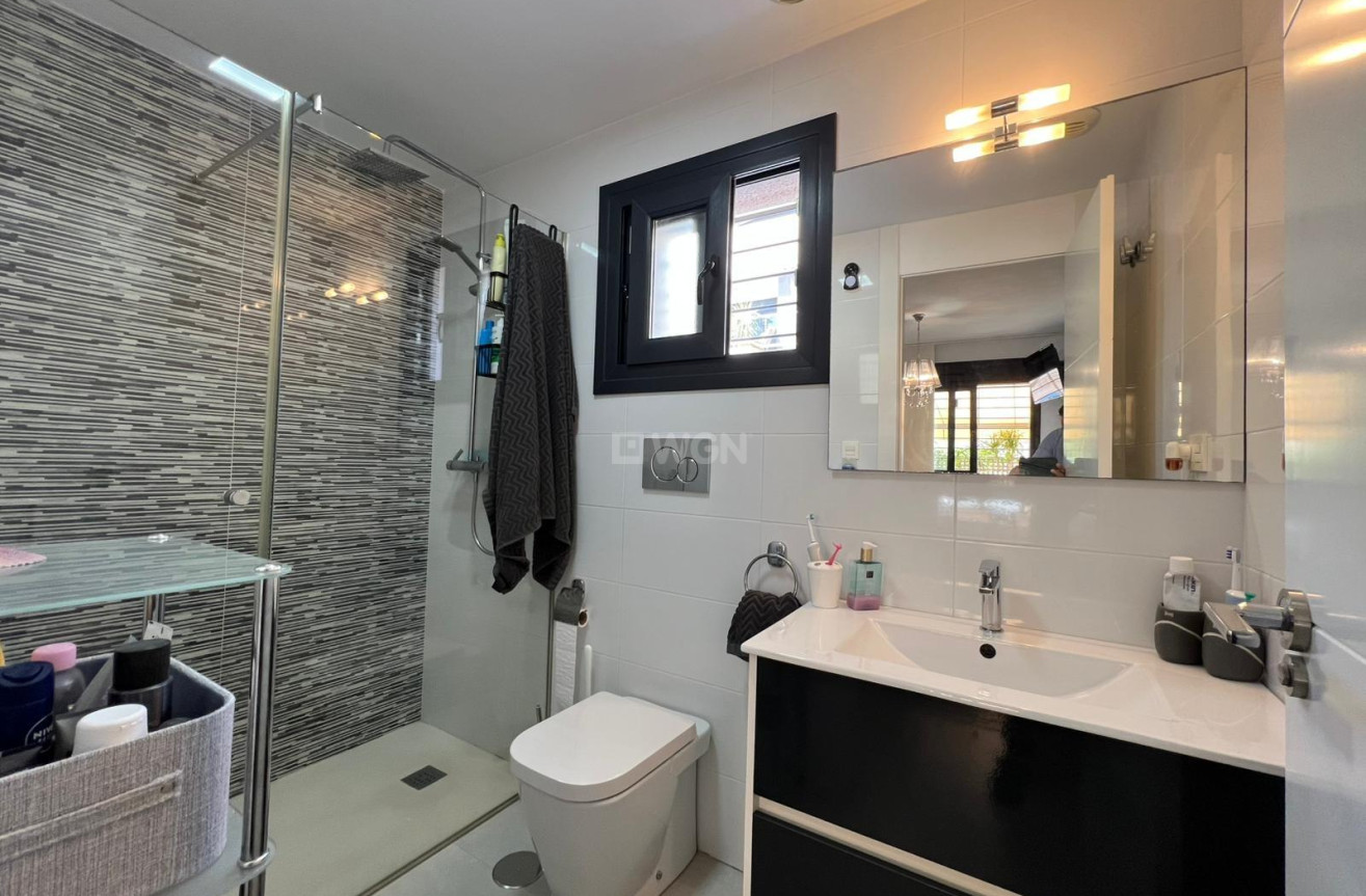 Resale - Bungalow - Pilar de la Horadada - Torre De La Horadada