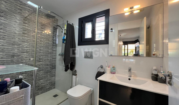 Resale - Bungalow - Pilar de la Horadada - Torre De La Horadada