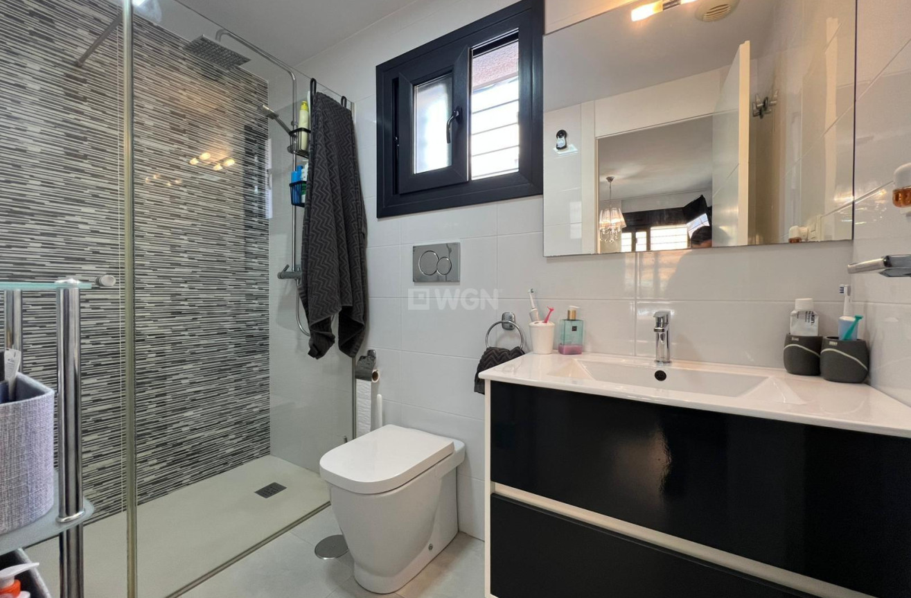 Resale - Bungalow - Pilar de la Horadada - Torre De La Horadada