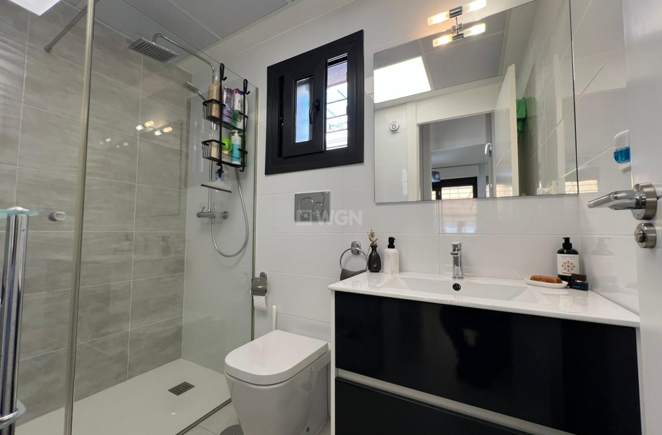 Resale - Bungalow - Pilar de la Horadada - Torre De La Horadada