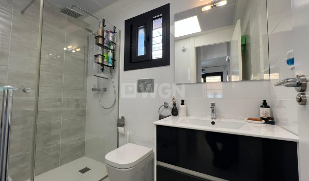 Resale - Bungalow - Pilar de la Horadada - Torre De La Horadada